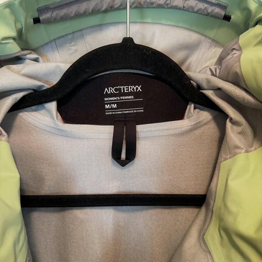 ARC'TERYX - Sentinel AR Jacket - Women's M - Picture 9 of 15